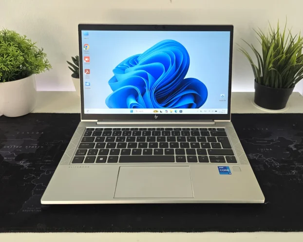 Laptop HP EliteBook 830 G8 i5 11th/16GB/256GB/13.3″ FHD IPS