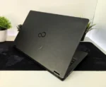 Laptop Fujitsu LIFEBOOK U757 i5 7th/8GB/256GB NVMe/15.6″ FHD
